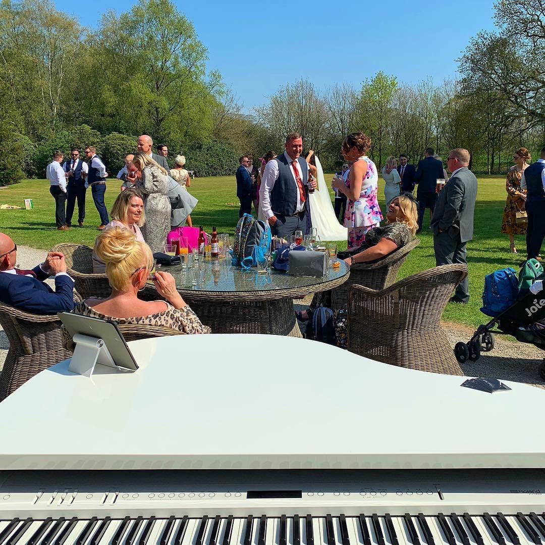 Piano player for Bartle Hall drinks reception