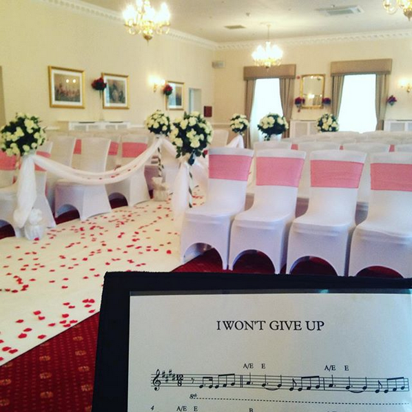 Farington Lodge wedding piano: pianist for Farington Lodge wedding ceremony, drinks reception or wedding breakfast